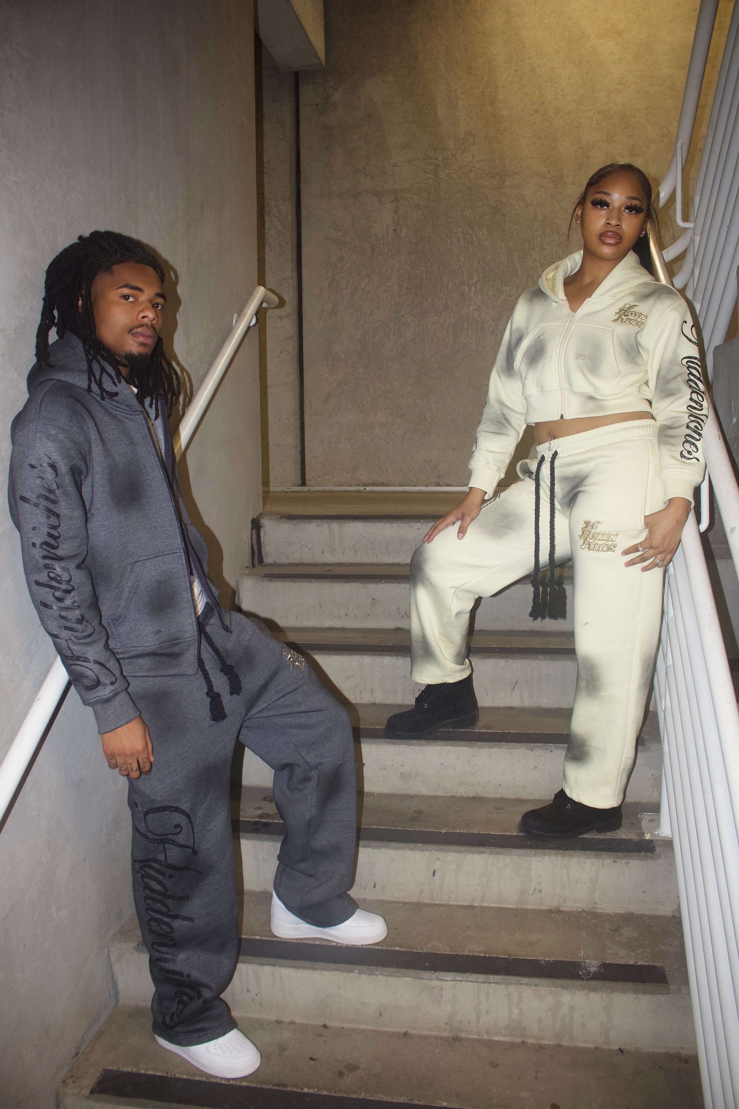Boys grey Hiddenriches set